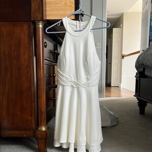 Elegant White Sleeveless Dress